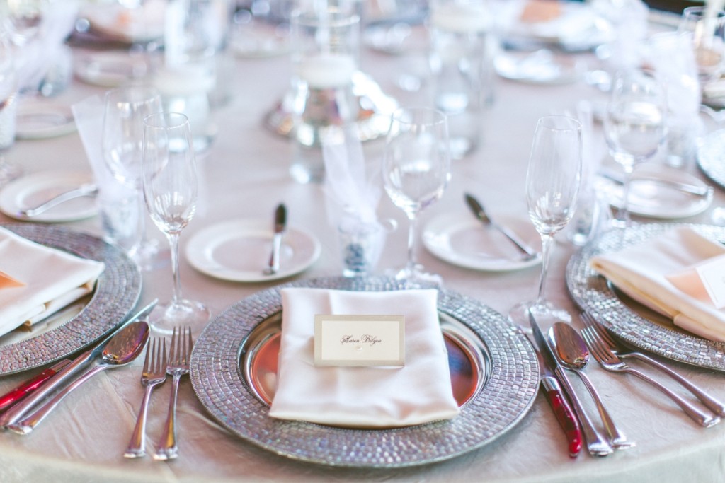 Chic White Wedding, Sparkle Chargers