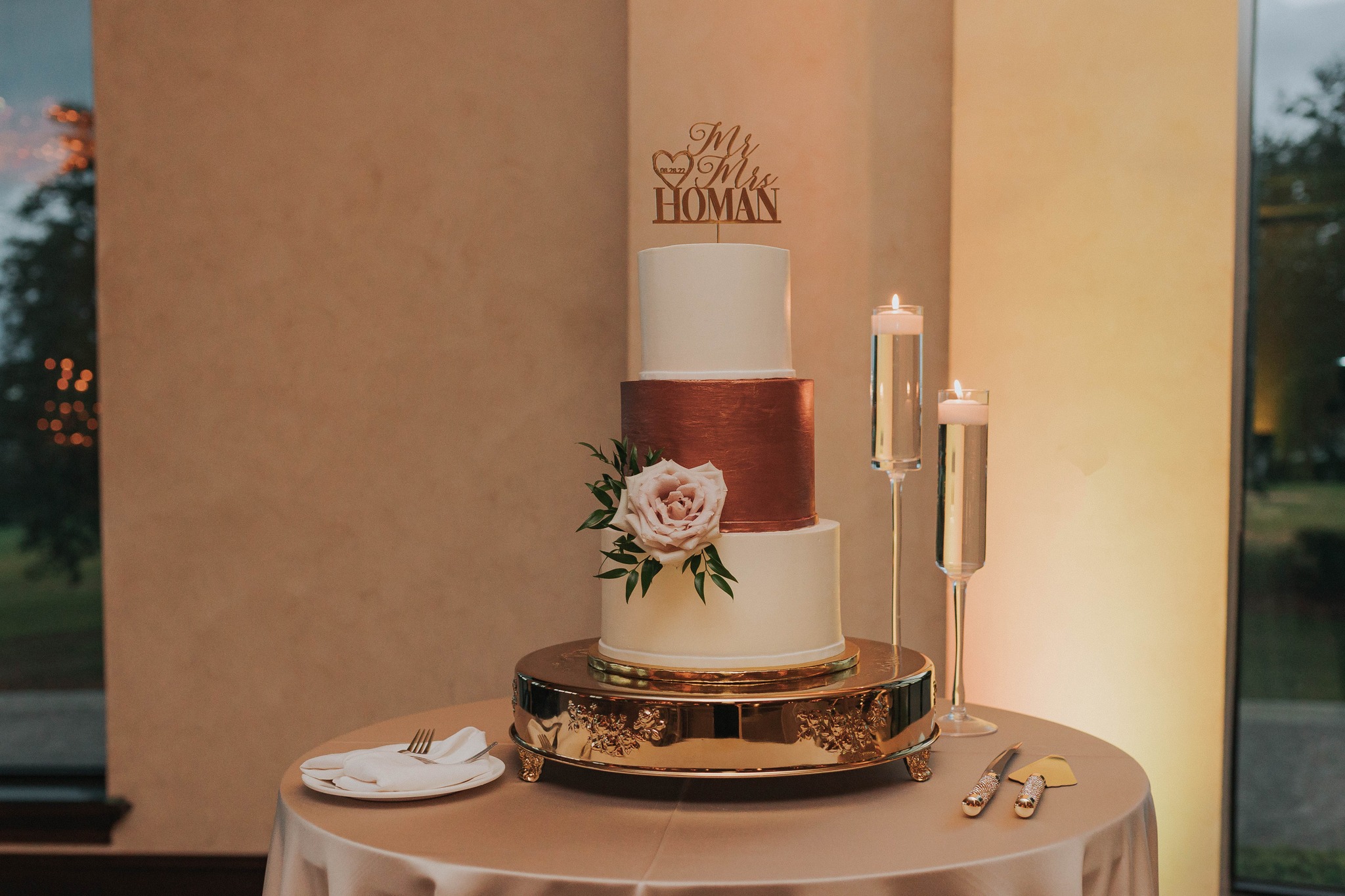Copper-Gold-Three-Tiered-Cake