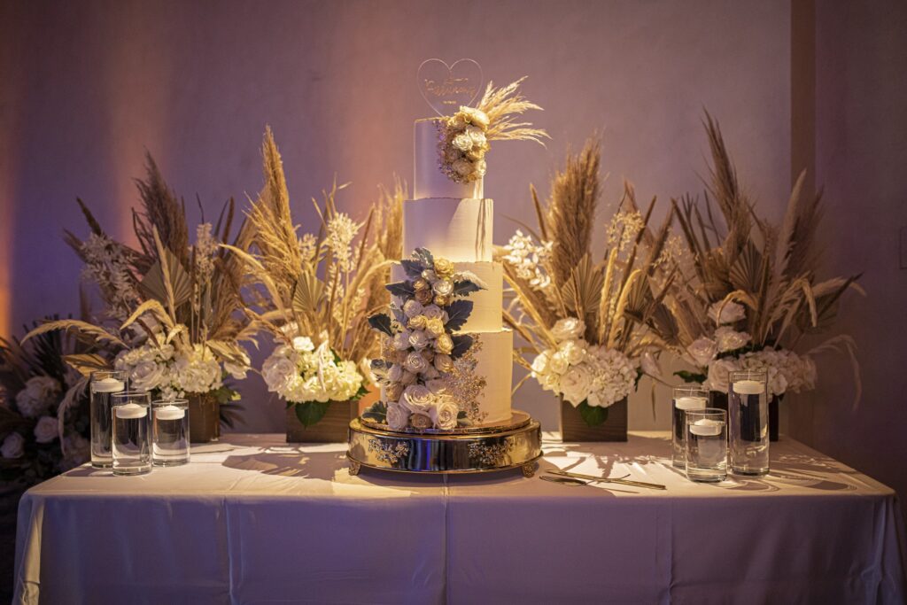 The-Wedding-Cake-Table-Boho-Theme